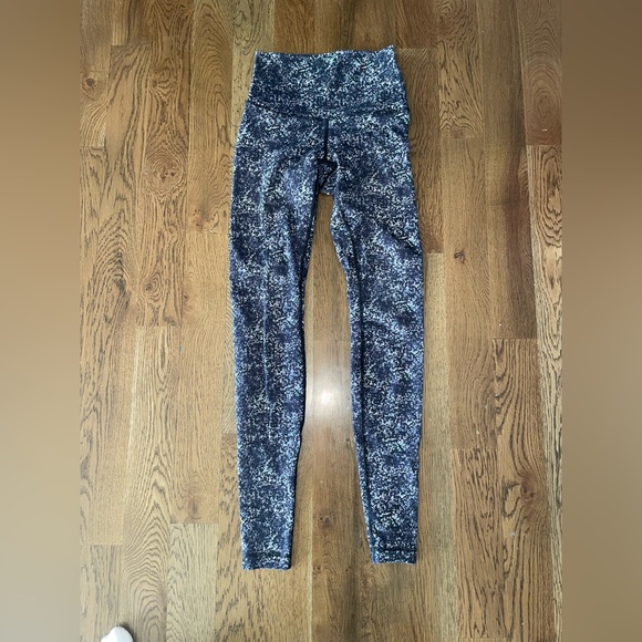 Navy patterned Lululemon leggings - Picture 7 of 7